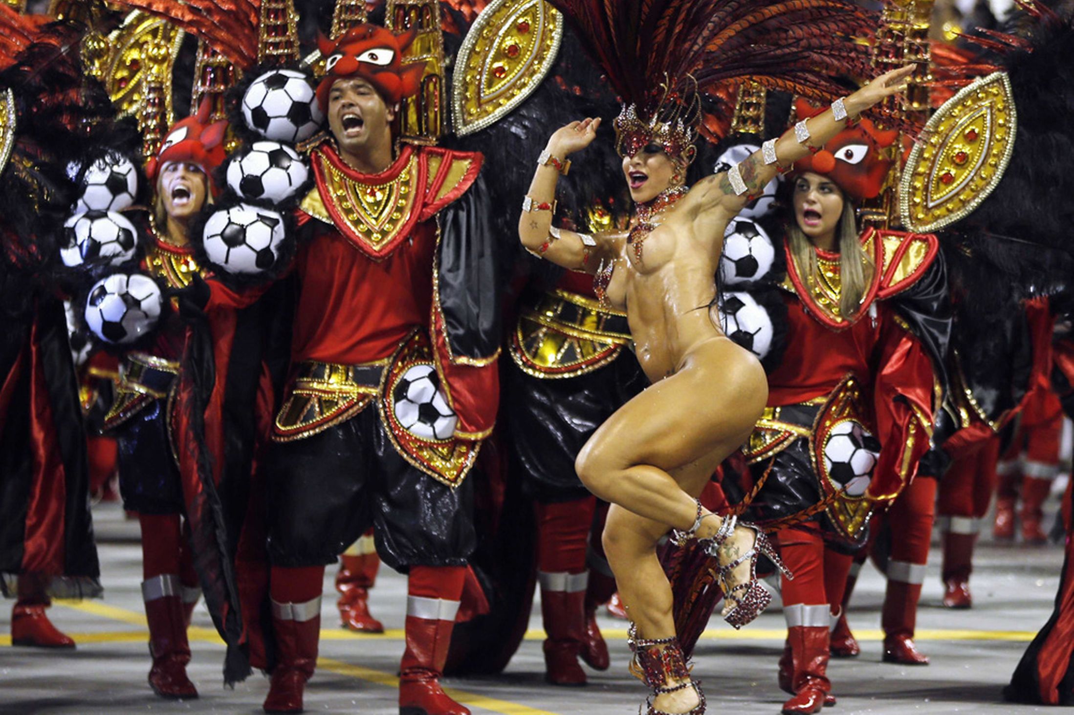 Rio Carnaval Pussy 16