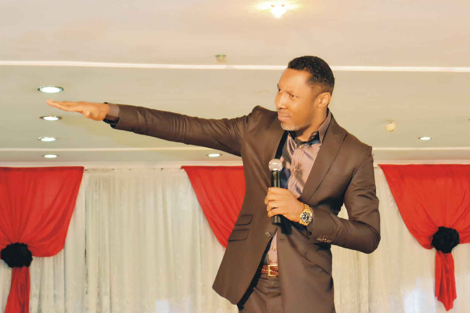 Pastor Sign Fireman at one of his miracle crusades (Photo Credit: Sign Fireman Miracle Crusades)
