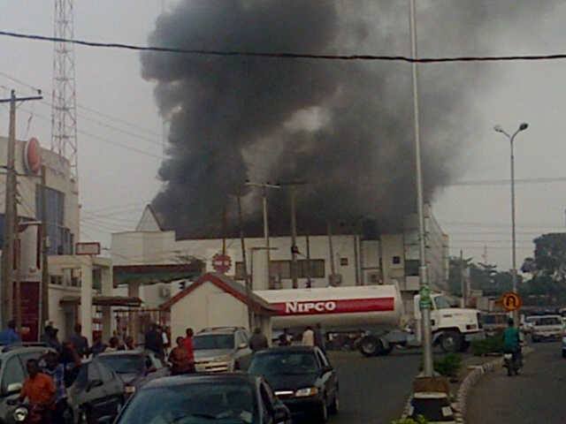 Fire Guts Zenith Bank Ibadan The Trent Facebook