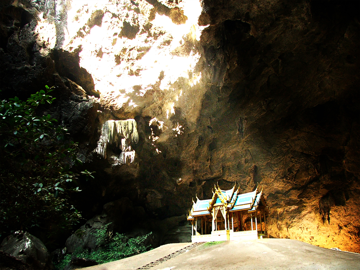 Phraya Nakhon Cave Sam Roi Yot, Thailand