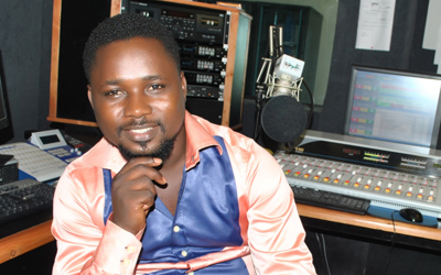 Wazobia Presenter, Akas Baba