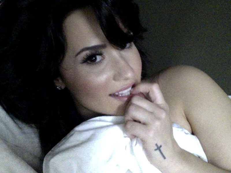 Demi-Lovato-leaked-cell-nudes-05