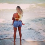 beyonce-blue-ivy-beach