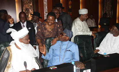 Sultan of Sokoto, Alhaji Sa’ad Abubakar (l) and the President Christian Association of Nigeria, Pastor Ayo Oritsejafor discussing with the Minister of State Foreign Affairs, Prof. Viola Onwuliri while the Adamawa State Governor, Alhaji Murtala Nyako (r) discussed with the National Security Adviser, Alhaji Sambo Dasuki during the Emergency National Security Meeting chaired by President Goodluck Jonathan at the Aso Chambers, State House, Abuja. (Photo Credit: Vanguard/Abayomi Adeshida)