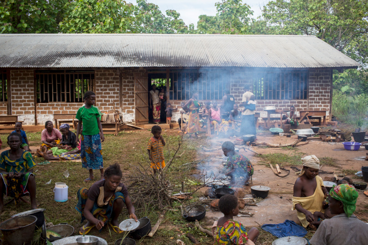 Grimari. 4800 displaced christians took refugee at the Catholic mission of Grimari to flee the fighting between ex Seleka and Antibalakas, Grimari is being attacked by Antibalakas for 2 days as it is the gate to the Ouaka region that is still controlled by ex Seleka fighters whose general Ali Mahamat Darrassa is relatively appreciated by both muslims and christians for having fought and expelled others Seleka who were installing terror among the city communities. Sangaris troops trust him, thinking he is the only way to keep Ouaka region out of violence between christians and muslims. (Photo Credit: William Daniels/Panos)