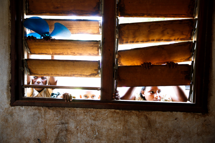 Muslim enclave of Begoua mosque in PK12 area. 2500 muslims, mostly Peuls, took refuge there with low access to food and health. Many children suffer from malnutrition. They are regularly attacked by Antibalakas with grenade, rifles and machete. (Photo Credit: William Daniels/Panos)