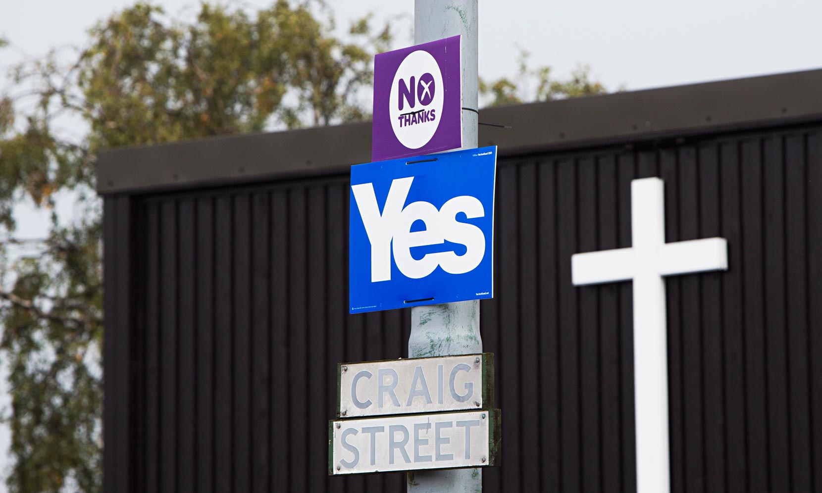 Yes-and-No-campaign-signs-014
