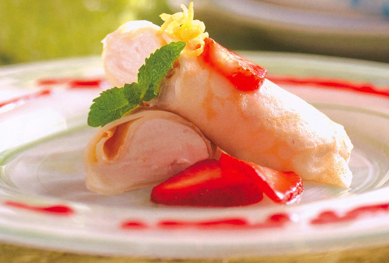 lemon-crepes-strawberry-mascarpone-cream200708211