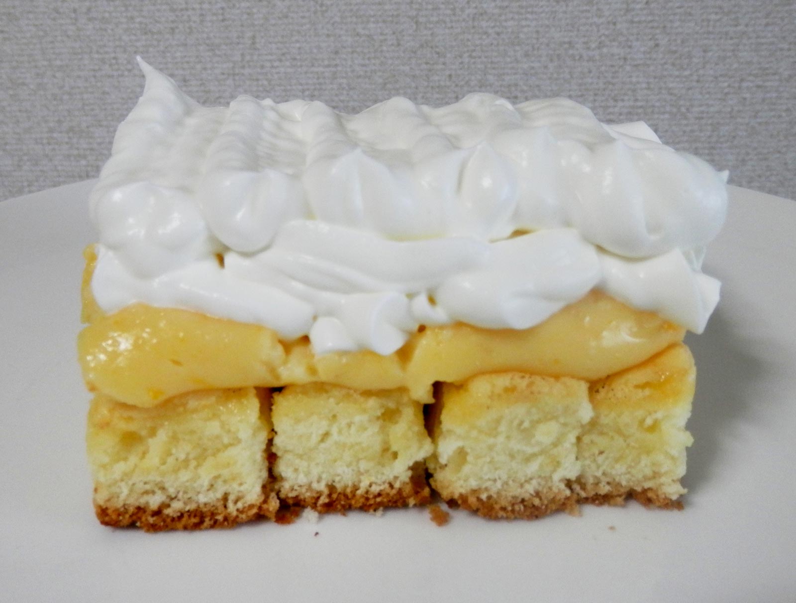 Custard-Cream-Cake-Cooking-with-mama-Miyuki