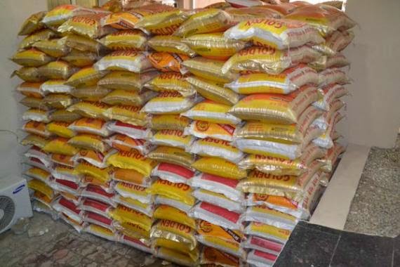 Christmas rice distributed in Ekiti by Governor Ayo Fayose, December 20, 2014 (Ekiti State Photo)