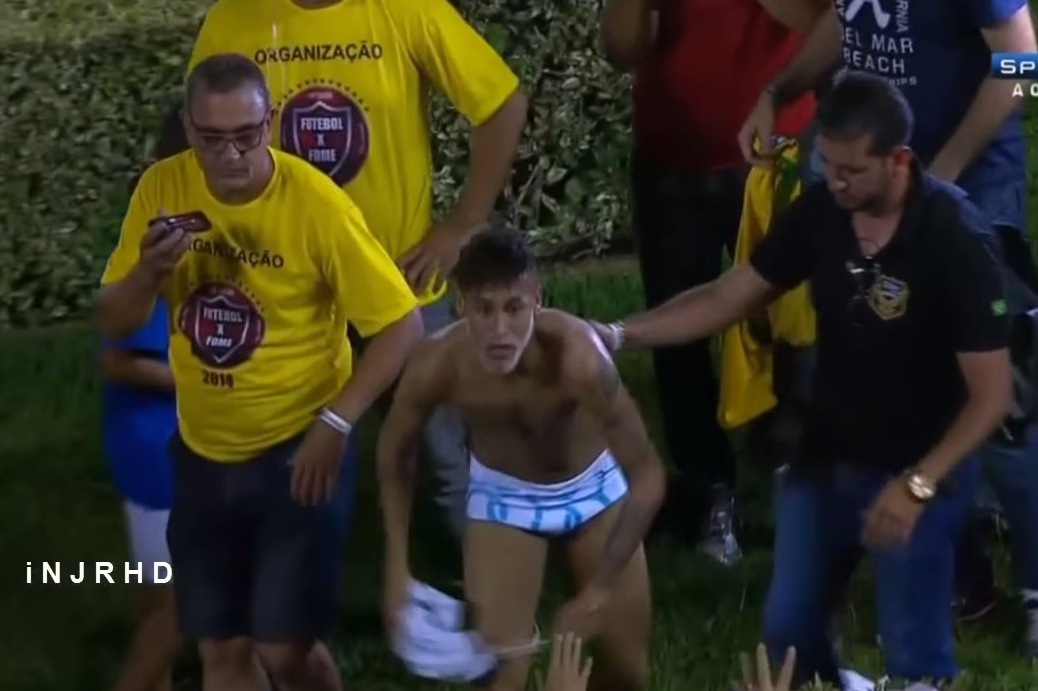 Neymar Walking Out Of Pitch With Only Underpants (Photo Credit: MetroUk)