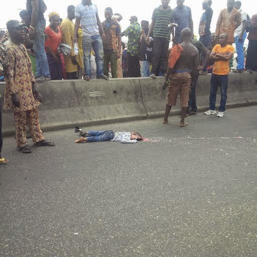 The scene of the accident where a young bow between the age of 5 and 7 was crushed to death by a trailer. (Photo Credit:Kokofeed)