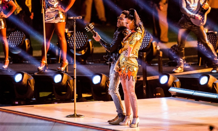 Katy Perry's Super Bowl Performance on Sunday, February 1, 2015 (Photo credit: (The Guardian News)