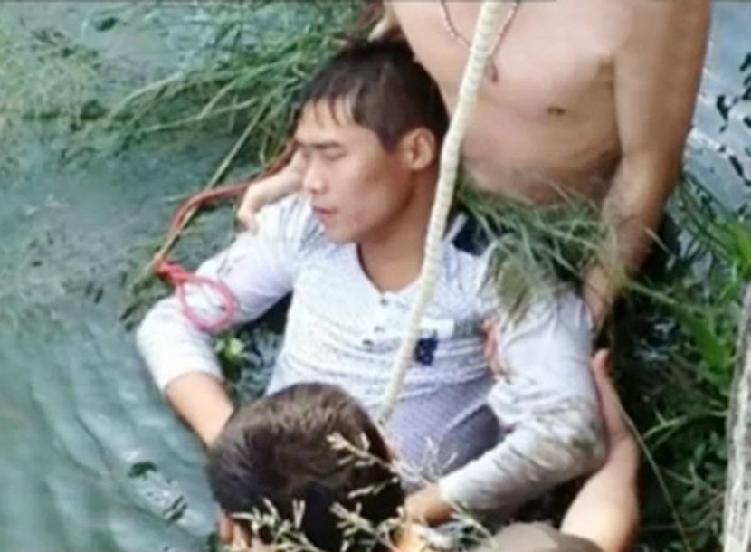 Groom, Kung Hu attempted to drown himself after he saw his bride for the very first time and realised she was damn too ugly for him. (Photo Credit: Metro UK)