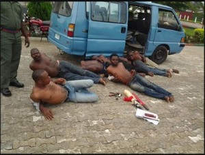 Political thugs caught in akwa-ibom state {photo credit: Naijaloaded.com.ng)