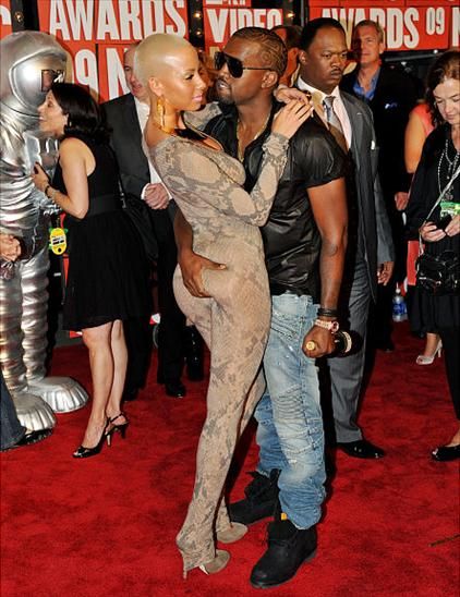 GOOD OLD DAYS: Singer Amber Rose and Rapper Kanye West while they were still together. (Photo Credit: Joydailytv.com)