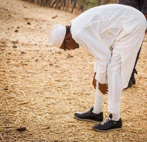 Gneral Buhari at his farm in Daura, Katsina State (Photo credit: Bayo Omoboriowo)