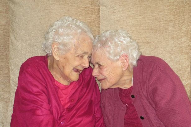 Oldest twin sisters, Glenys Thomas and Florence Davies have died weeks apart apart from each other on Thursday, April 23, 2015 and Wednesday, May 20, 2015 respectively in Cerphilly, South Wales. (Photo Credit: Wales Online)