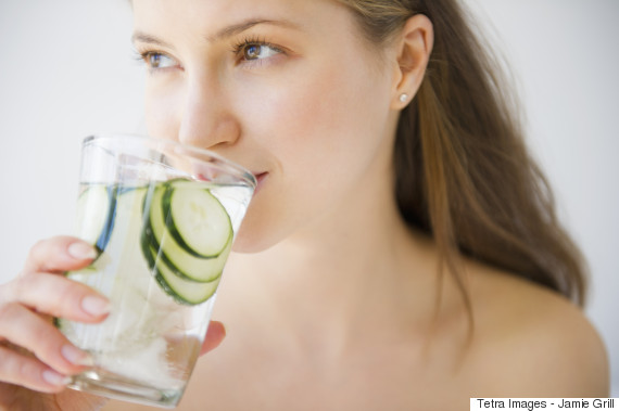 USA, New Jersey, Jersey City, Woman drinking water