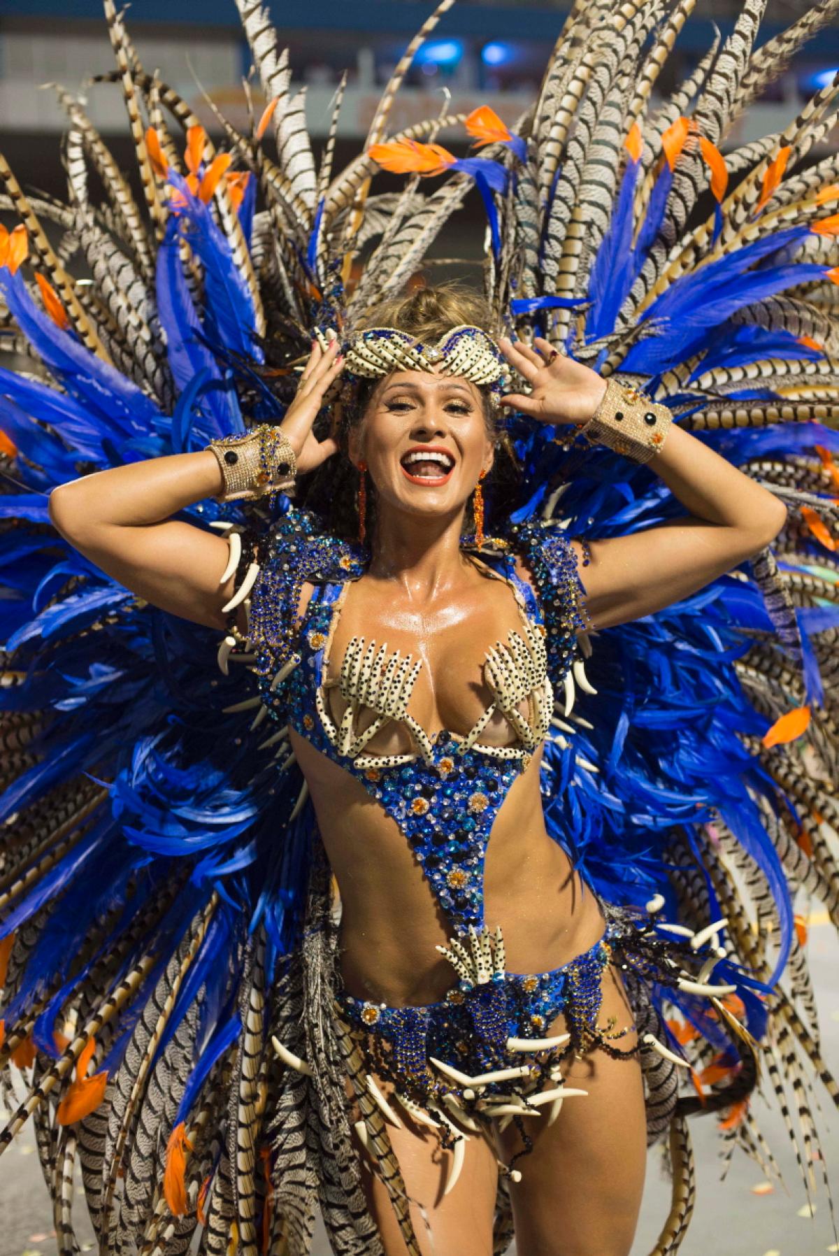 11 Of The Hottest Samba Dancers From The 2015 Rio Carnival - Page 6 of 11 - ShareJunkies - Your 