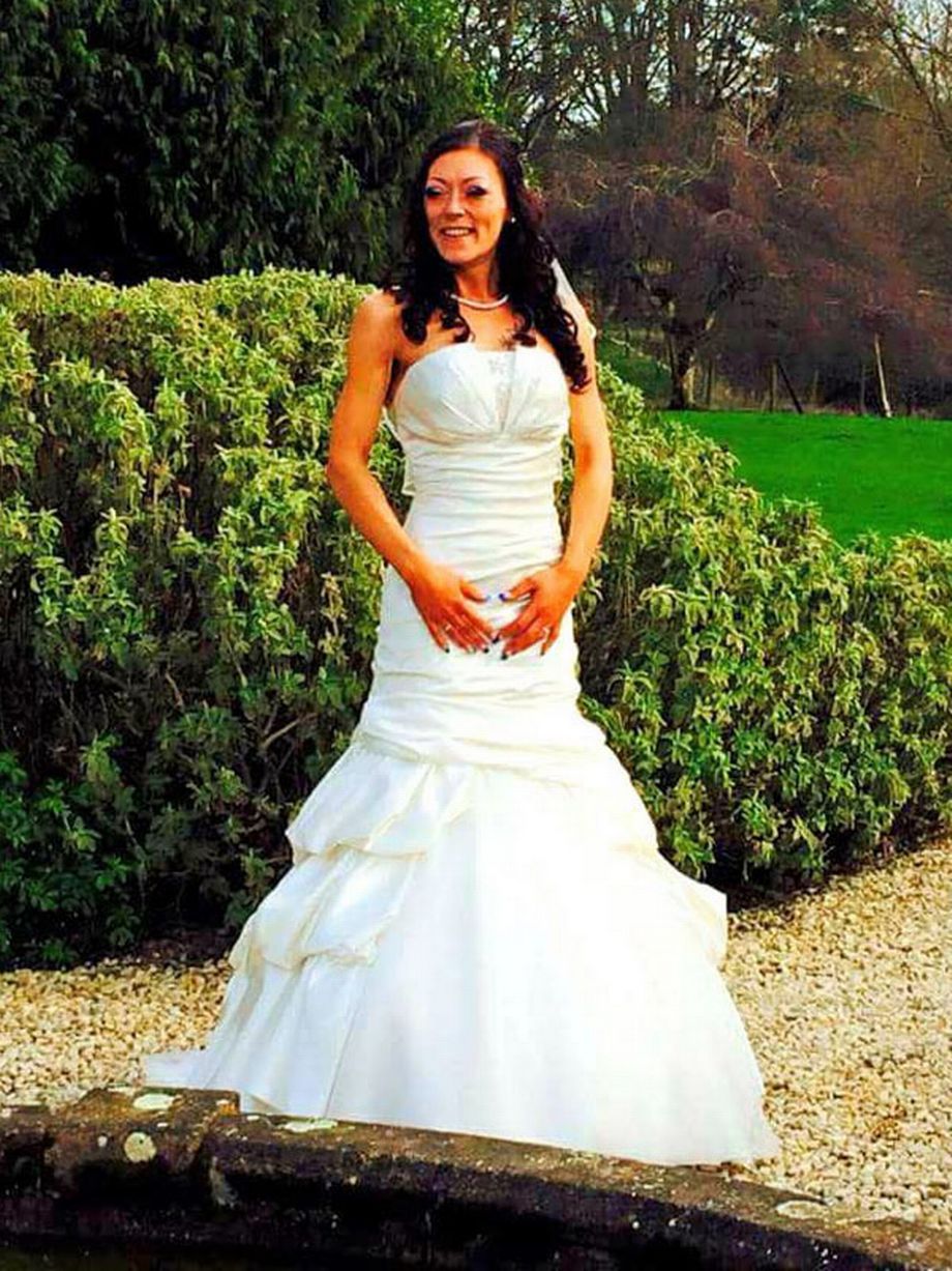 29-year-old bride, Meryl Clarke from Leicester, has refused to go down the altar with her husband, Luke Clarke except he paid for a boob job due to her massive weight loss.