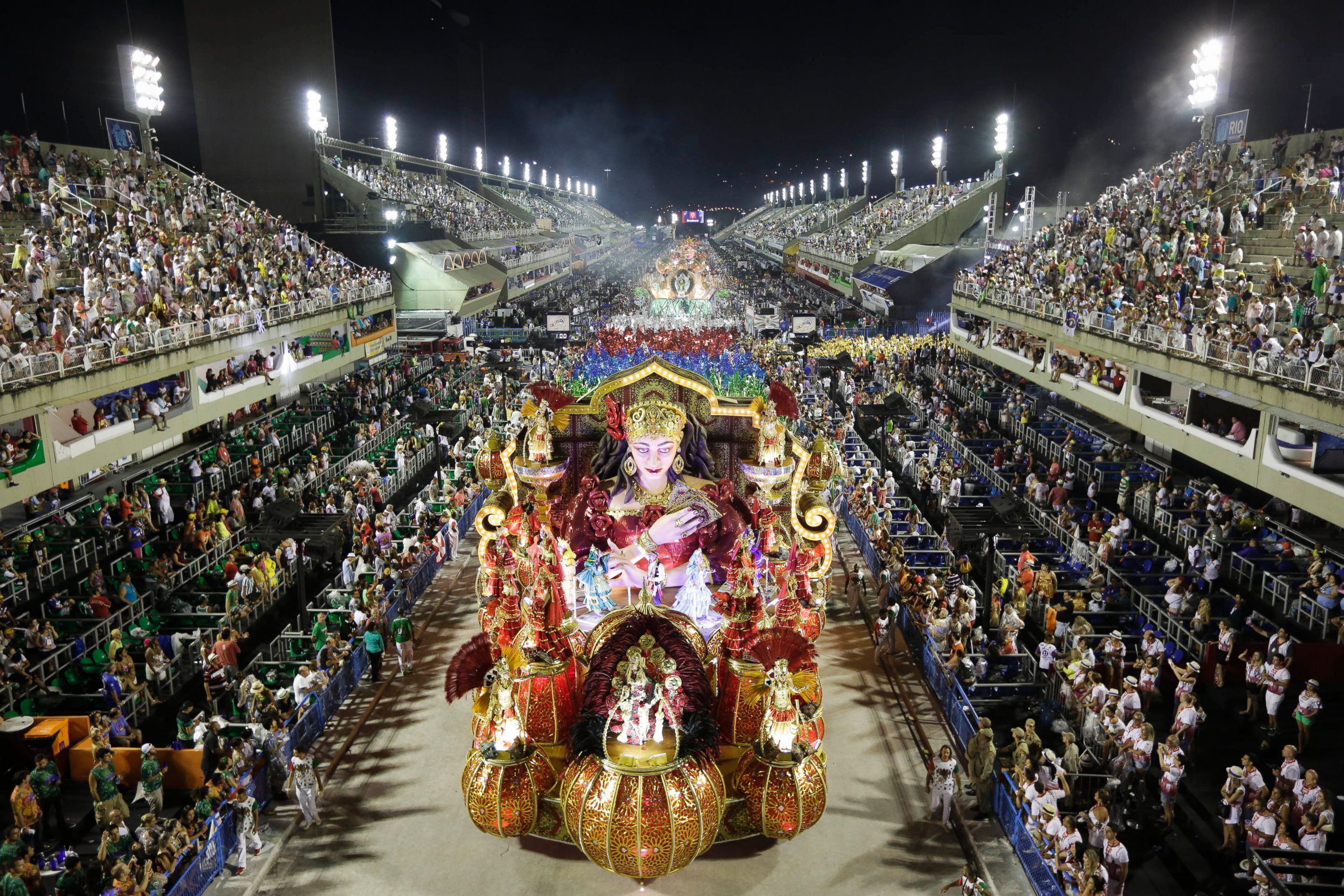 Look Sexy And Naked Women At Worlds Biggest Street Party Rio Carnival