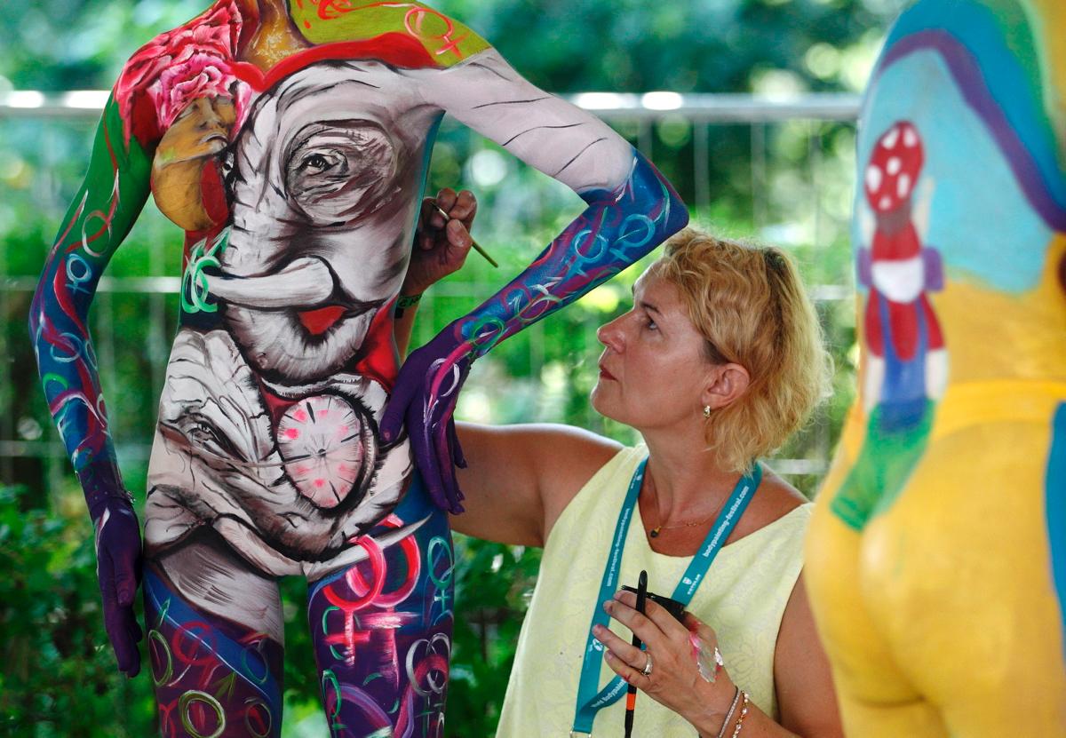 Bodies & Beats: PHOTOS From World Bodypainting Festival 2015 (NUDITY). 