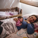 gustavo-gomes-captures-emotional-photos-of-home-birth-13