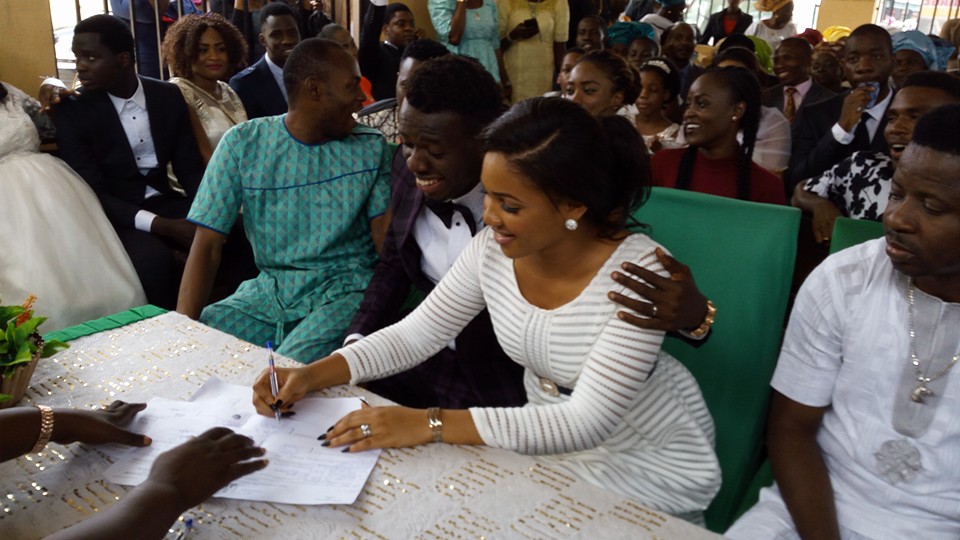 Comedian Akpororo gets married to Josephine at Ikoyi registry