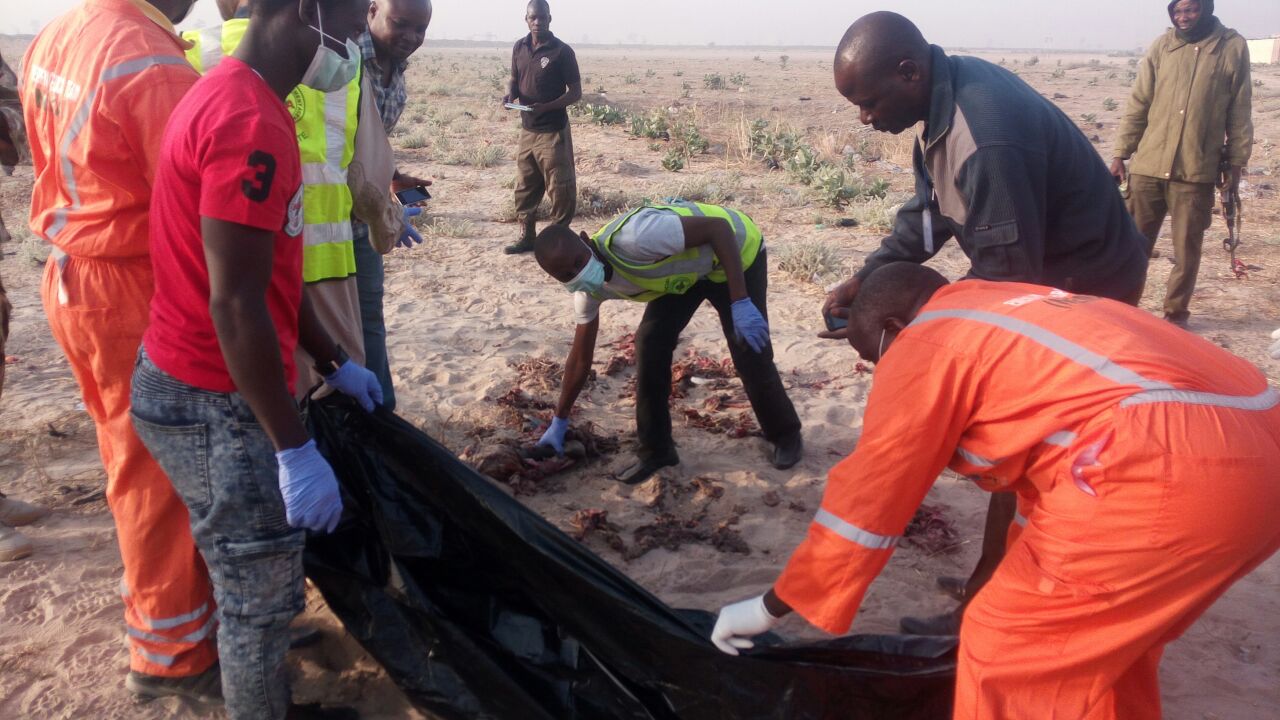 NEMA offcial evacauting the bodies of the victims after suicide bombers struck in Borno, Wed, Jan 25, 2017 | PR Nigeria