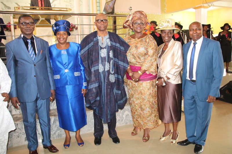 From left; Regional Pastor, RCCG, Region 22, Pastor Idris Umar, his wife, Pastor Roseline, Former Governor of Ondo State, Dr Olusegun Mimiko and his Wife, Olukemi, Pastor in Charge of Province, Ondo Province 2, Pastor Michael Majekobaje and his wife, Pastor Olufunke.