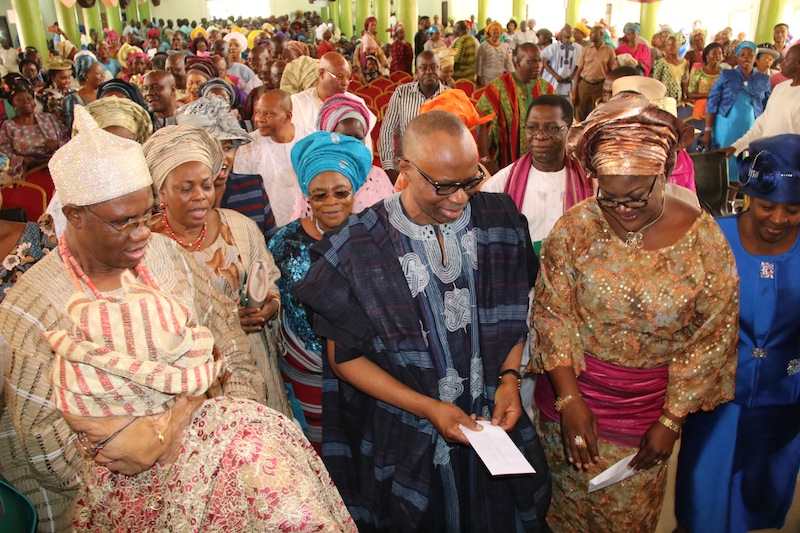 From left; Osemawe of Ondo Kingdom, Oba (Dr) Victor Kiladejo, his wife, Olori Olayinka, Former Governor of Ondo State, Dr Olusegun Mimiko and his Wife, Olukemi.