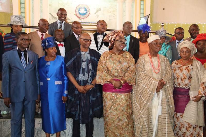 From left; Regional Pastor, RCCG, Region 22, Pastor Idris Umar, his wife, Pastor Roseline, Former Governor of Ondo State, Dr Olusegun Mimiko and his Wife, Olukemi, Osemawe of Ondo Kingdom, Oba (Dr) Victor Kiladejo, his wife, Olori Olayinka and others.