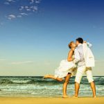 couple happy romantic  Couple-love-romance-kiss-the-beach-Hot-kissing-Wallpapers-1440×900