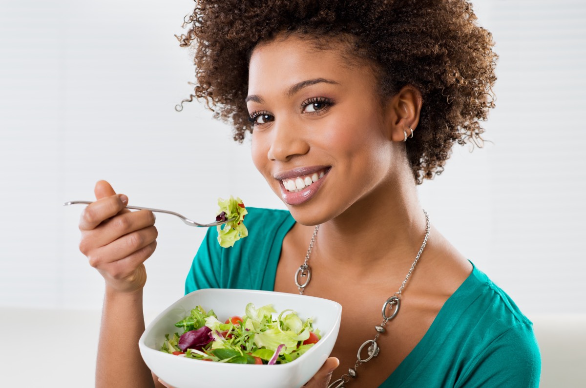 diet foods women eating weight woman eating vegetables about salt