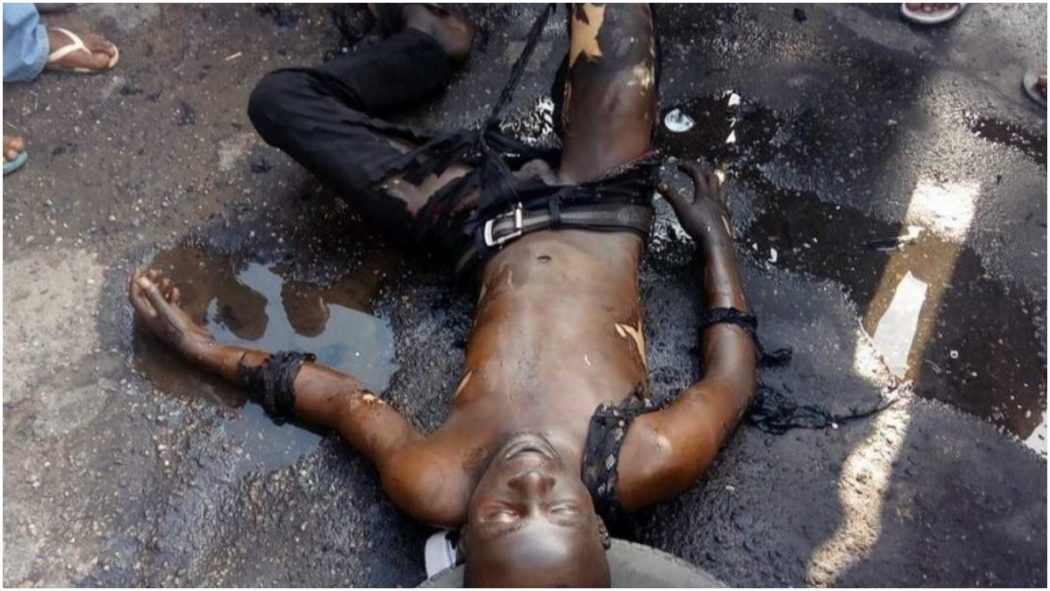 A man believed to be in his early 20s Wednesday afternoon, set himself ablaze in the Omole Phase 1 area of Ojodu, Lagos.  The man, whose identity has not be confirmed,