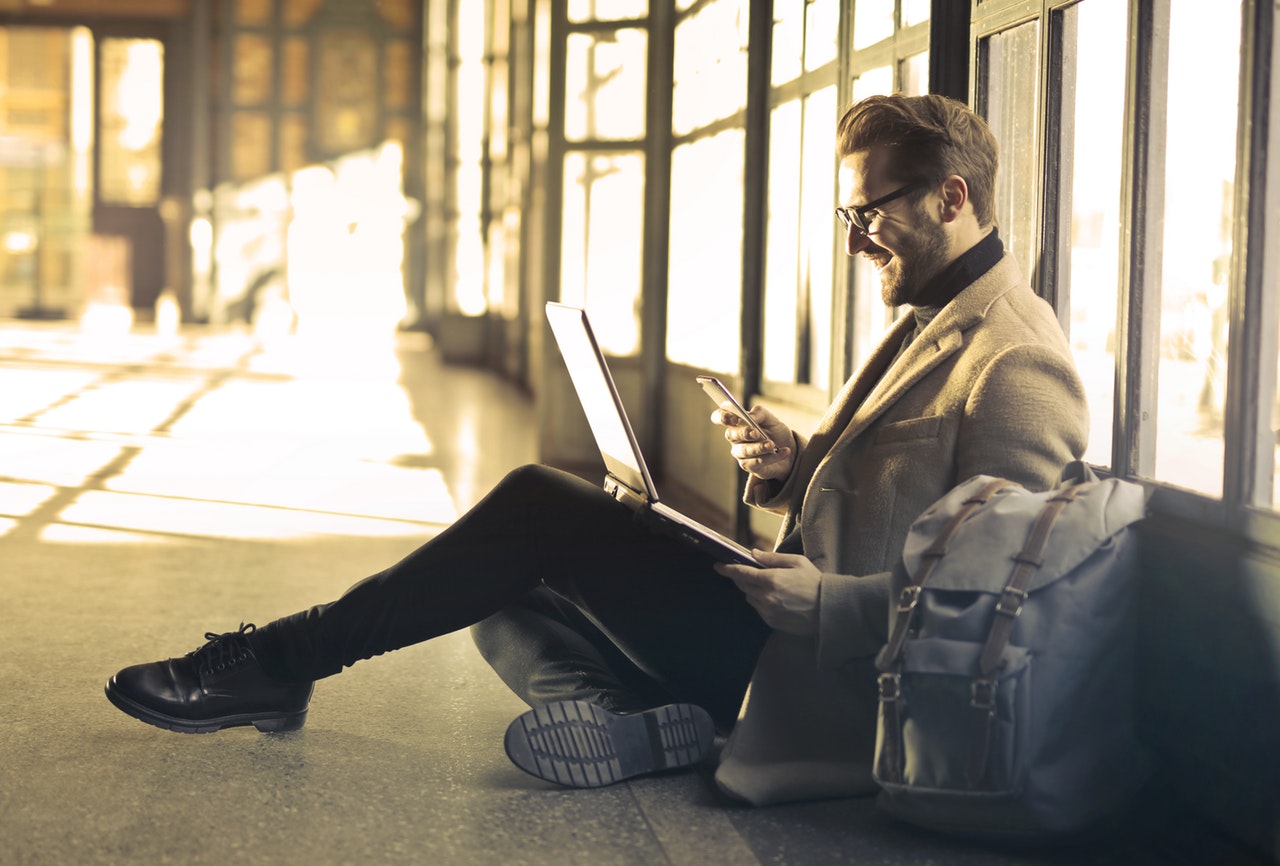 man airport laptop