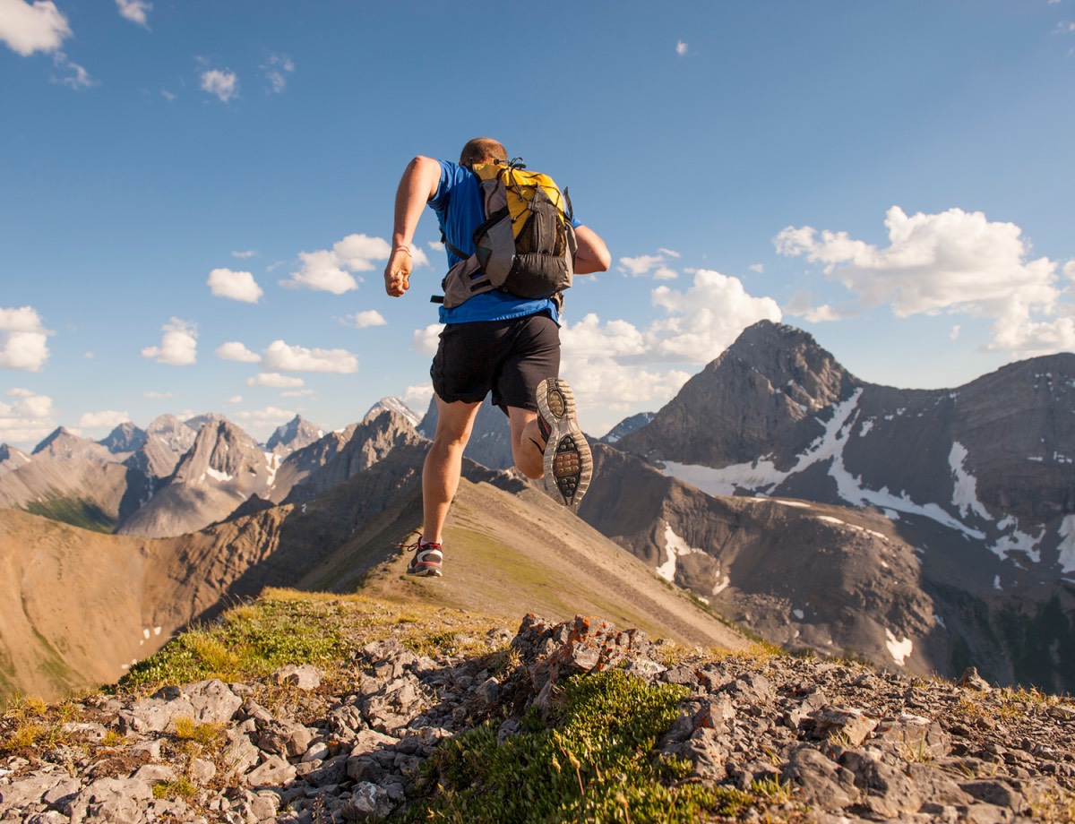 choosing hydration pack hiking running training