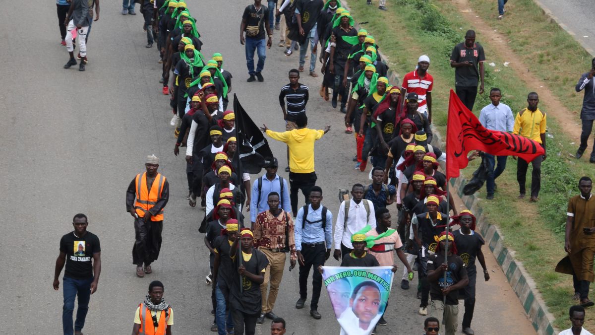 Shiite protestors marching to the Nigeria’s capital city Abuja. Nigerian army officers have killed at least 10 Shiite protesters | CNN