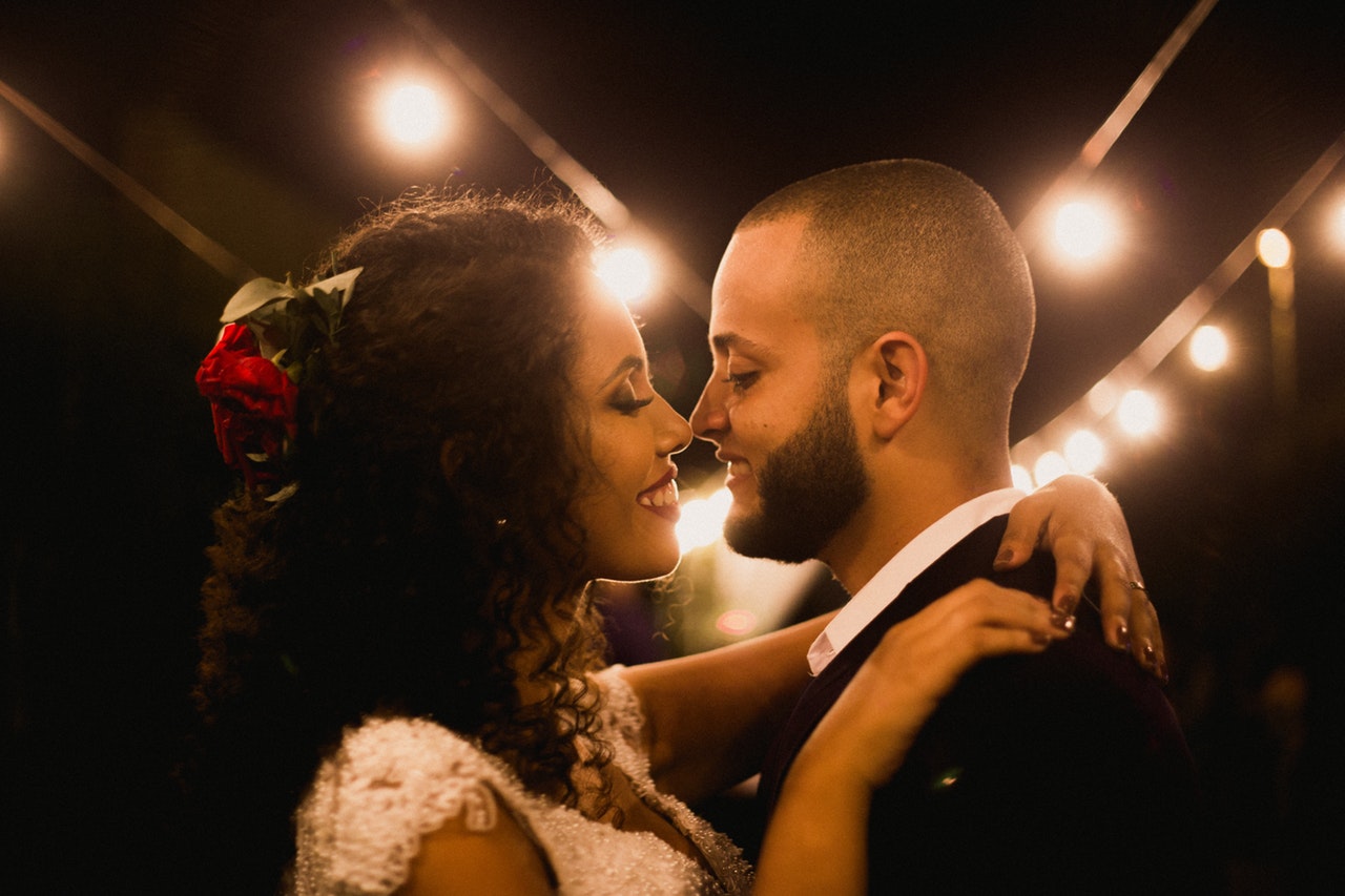 wedding couple dance