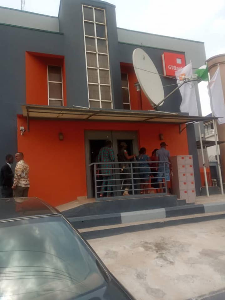 GTBank Awka Branch in Anambra State on Friday, March 29, 2019 "taken over" by Innoson Group based on a court order. | Cornel Osigwe/Facebook