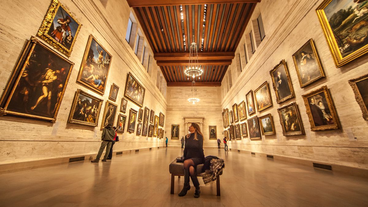 A woman sits in the Museum of Fine Arts, Boston Thomas Hawk/Flickr (Creative Commons)