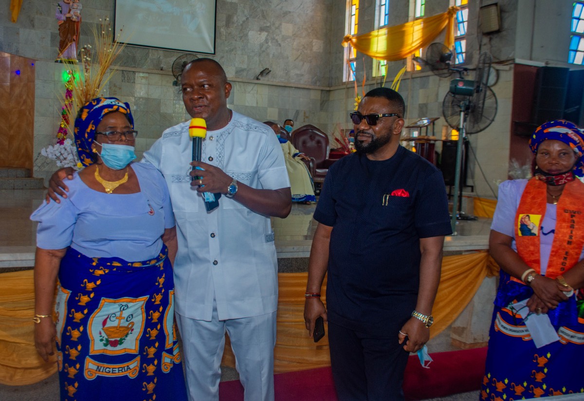 Valentine Ozigbo, the immediate past President and Group CEO of Transcorp Plc, celebrates Mothers Day with Catholic Women at the St Mary's Catholic Church Enugu on Sun, April 18, 2021