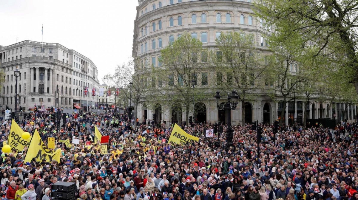 anti-monarchy demonstrators