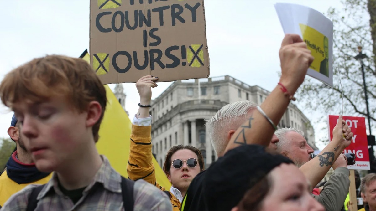 anti-monarchy demonstrators