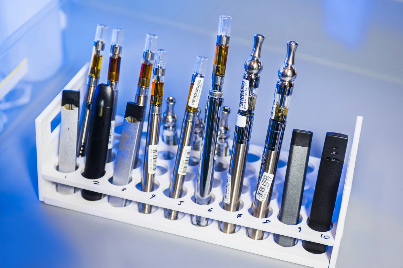 vaping, e-cigarettes, smoking, vapourisers,