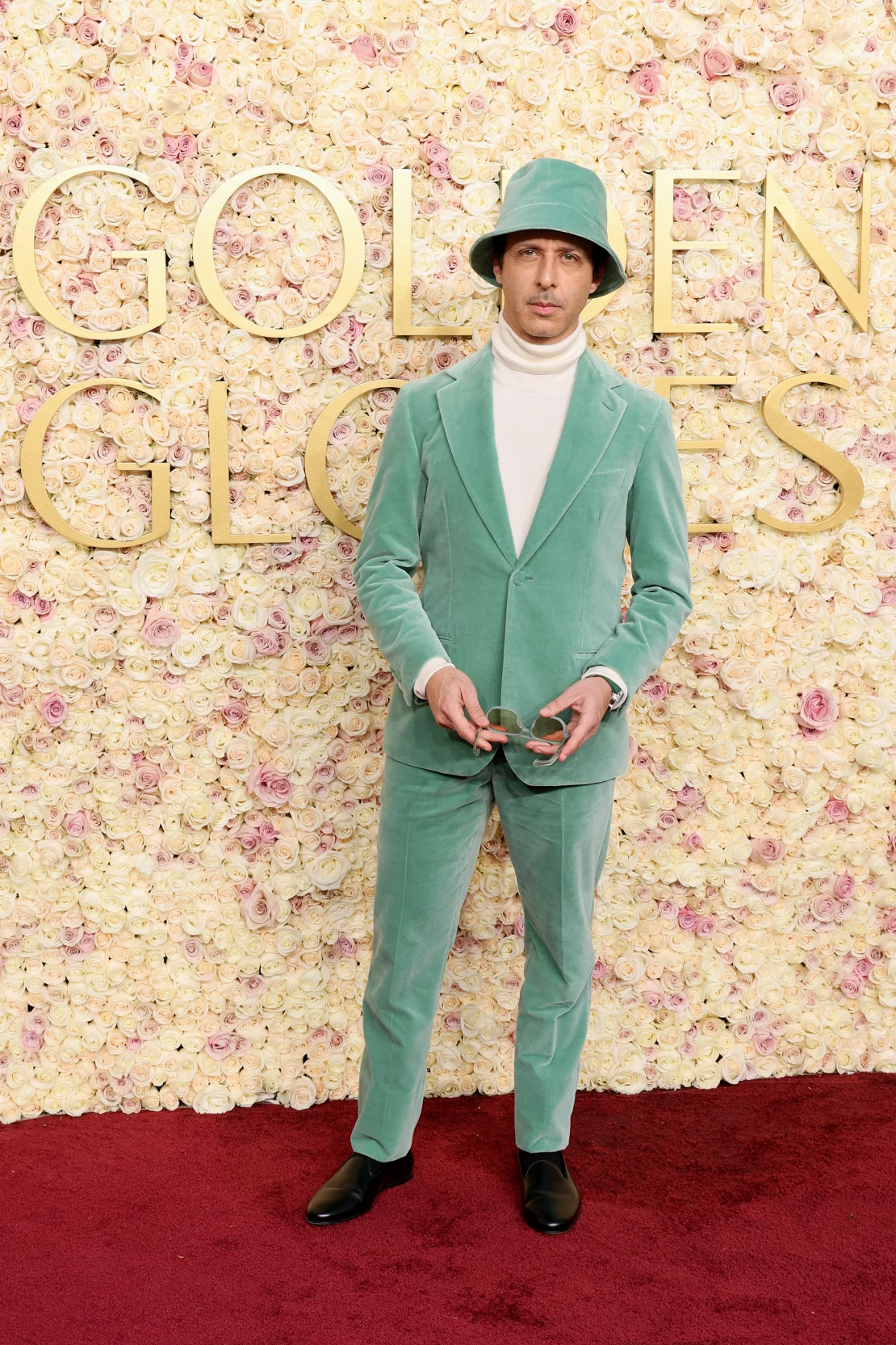 Jeremy Strong wore a matching mint green suit, bucket hat and yellow lensed Jacques Marie Mage aviators. Amy Sussman/Getty Images