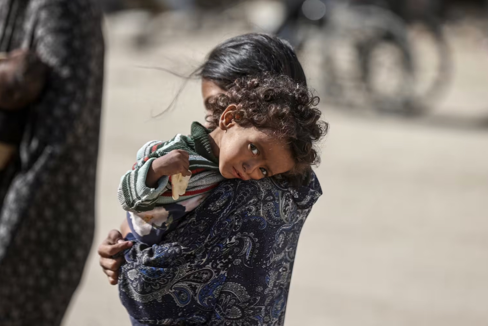 Palestinian children flee south Thursday, amid Israel's intensified attacks on the Gaza Strip.Ali Jadallah / Anadolu via Getty Images