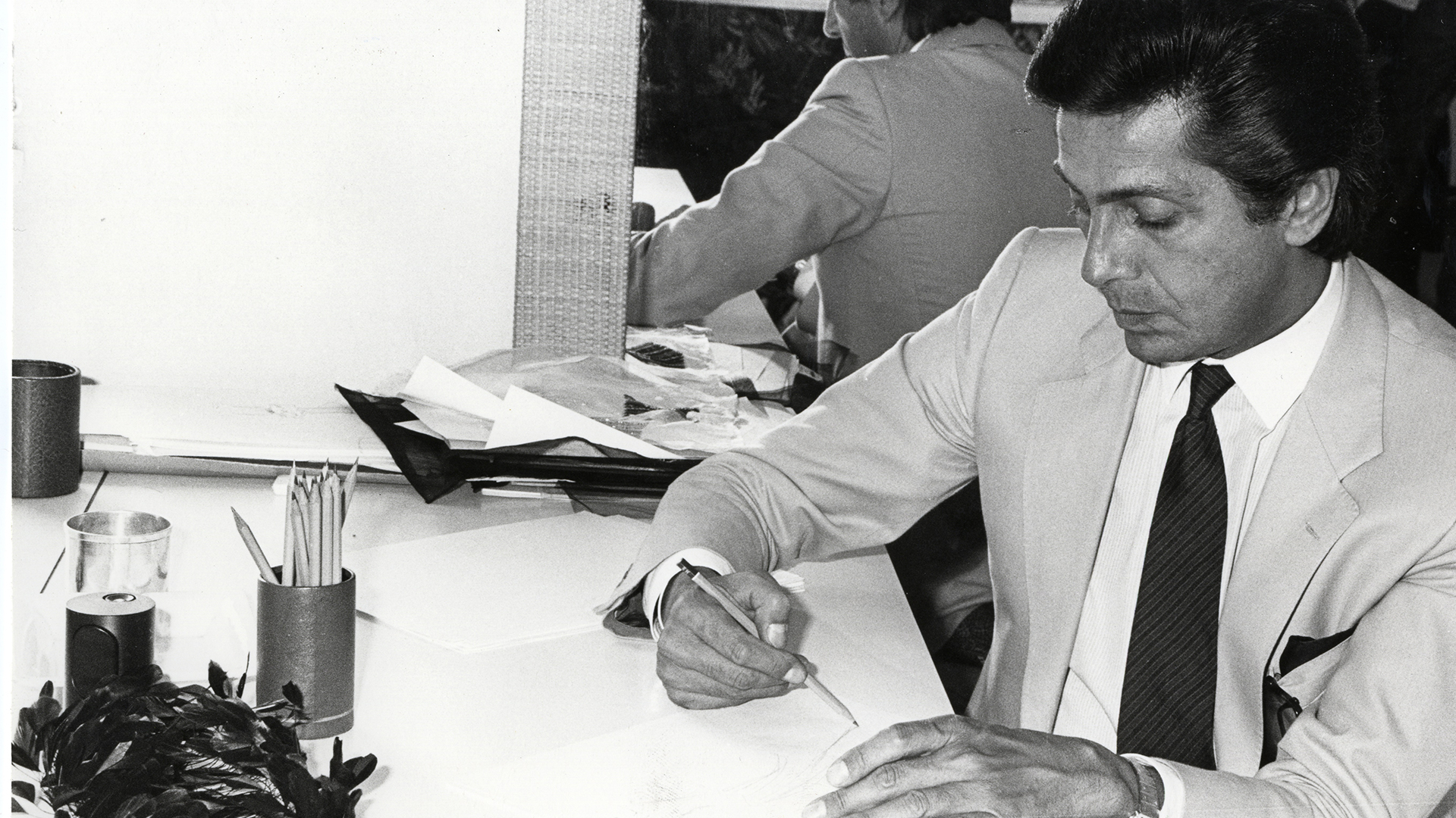 Mr Valentino Garavani pictured with top super models 