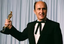 Robert Duvall, Oscar Winning Legendary Actor With a Storied 6 Decade Career, Dies at 95 Robert Duvall wins an Oscar in 1983. | Bill Nation/Sygma via Getty